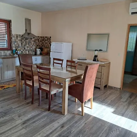Nahe Mukalba By Interhome Medulin